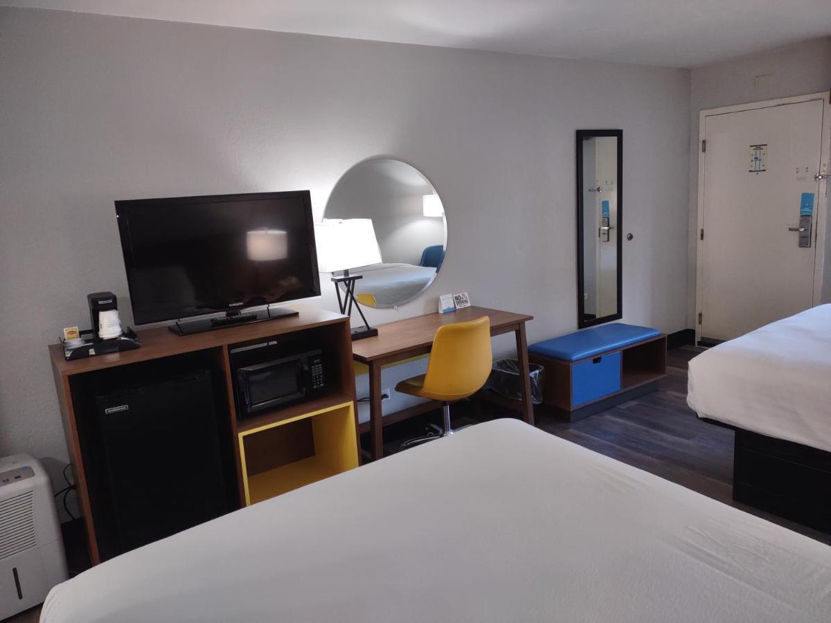 Days Inn By Wyndham Port Charlotte Town Center Dış mekan fotoğraf