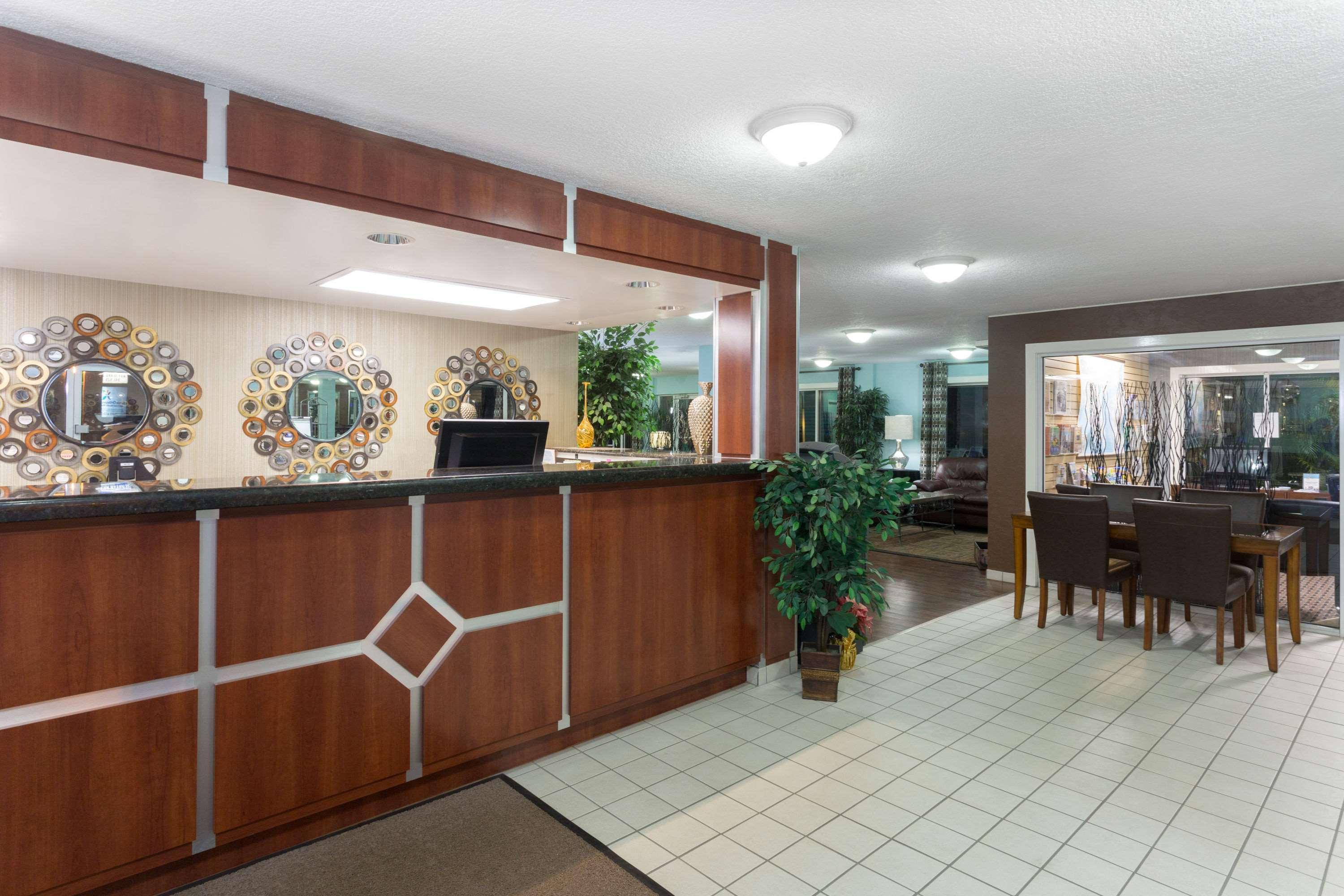 Days Inn By Wyndham Port Charlotte Town Center Dış mekan fotoğraf