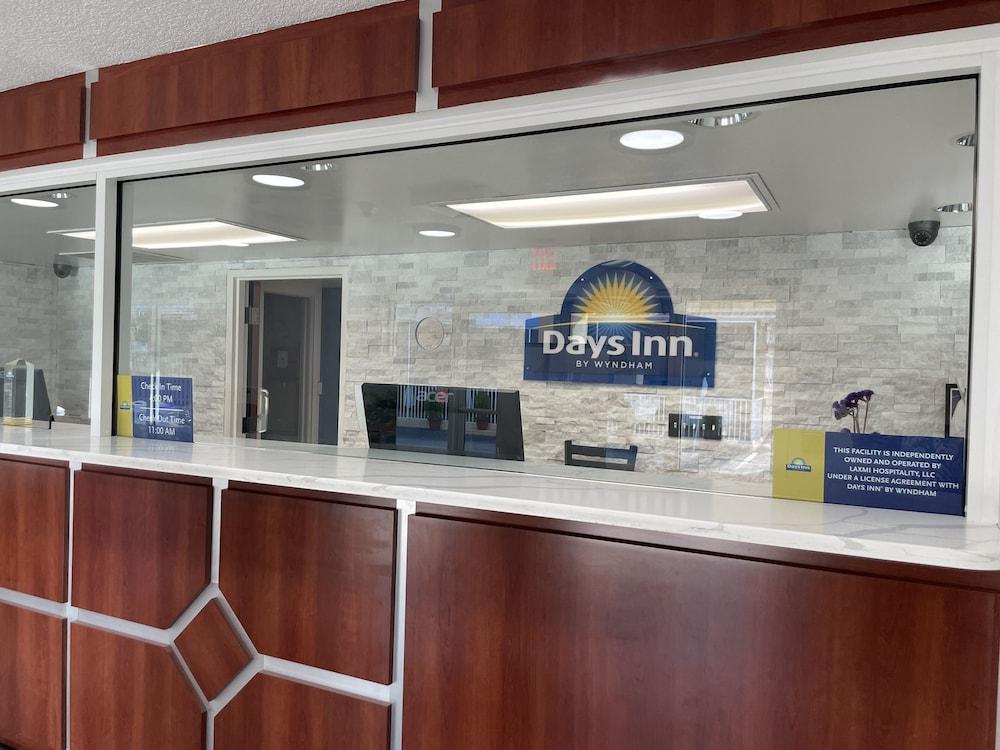 Days Inn By Wyndham Port Charlotte Town Center Dış mekan fotoğraf