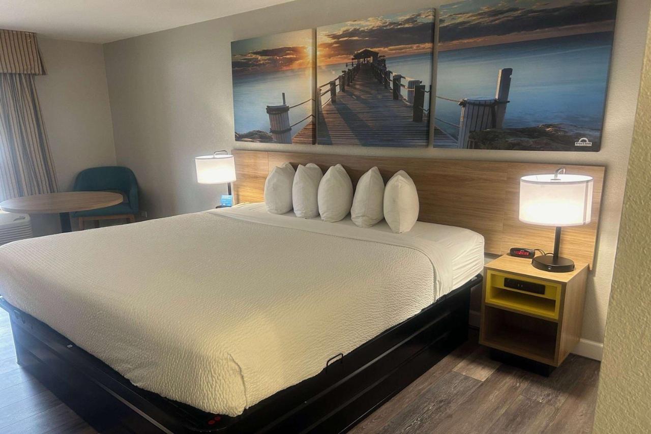 Days Inn By Wyndham Port Charlotte Town Center Dış mekan fotoğraf